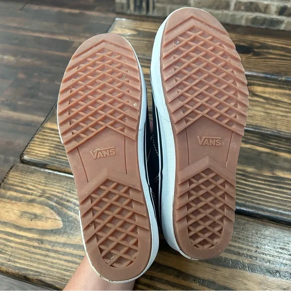 Vans Black and White Selden Platform Shoes- Like New - Picture 7 of 8